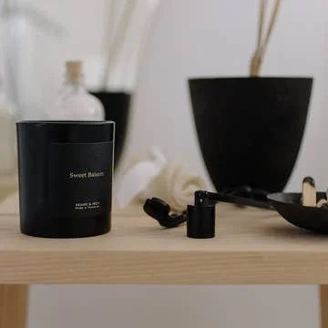 Sweet Balsam Candle - image 2