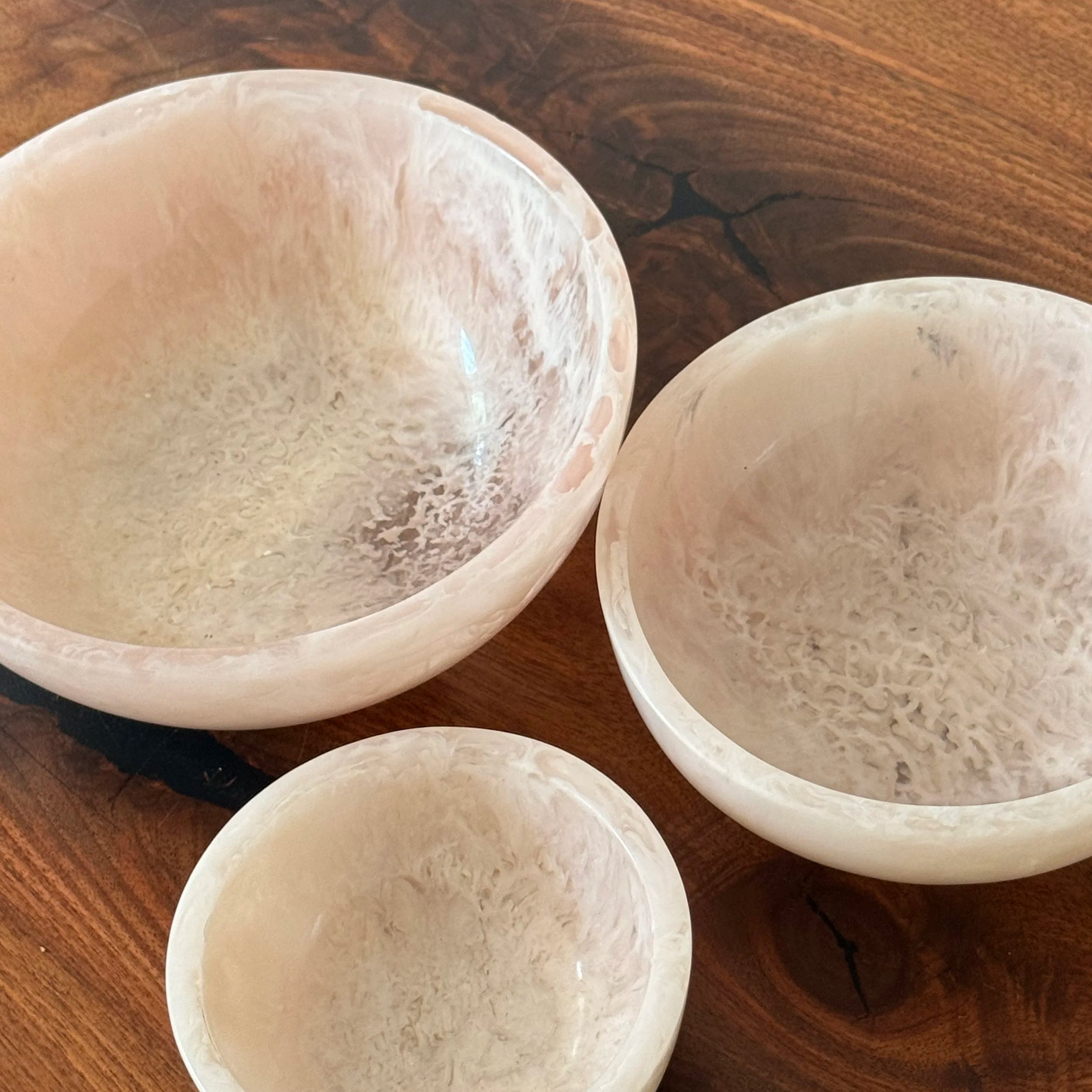 Set of 3 Resin Bowls | Light Pink - image 2