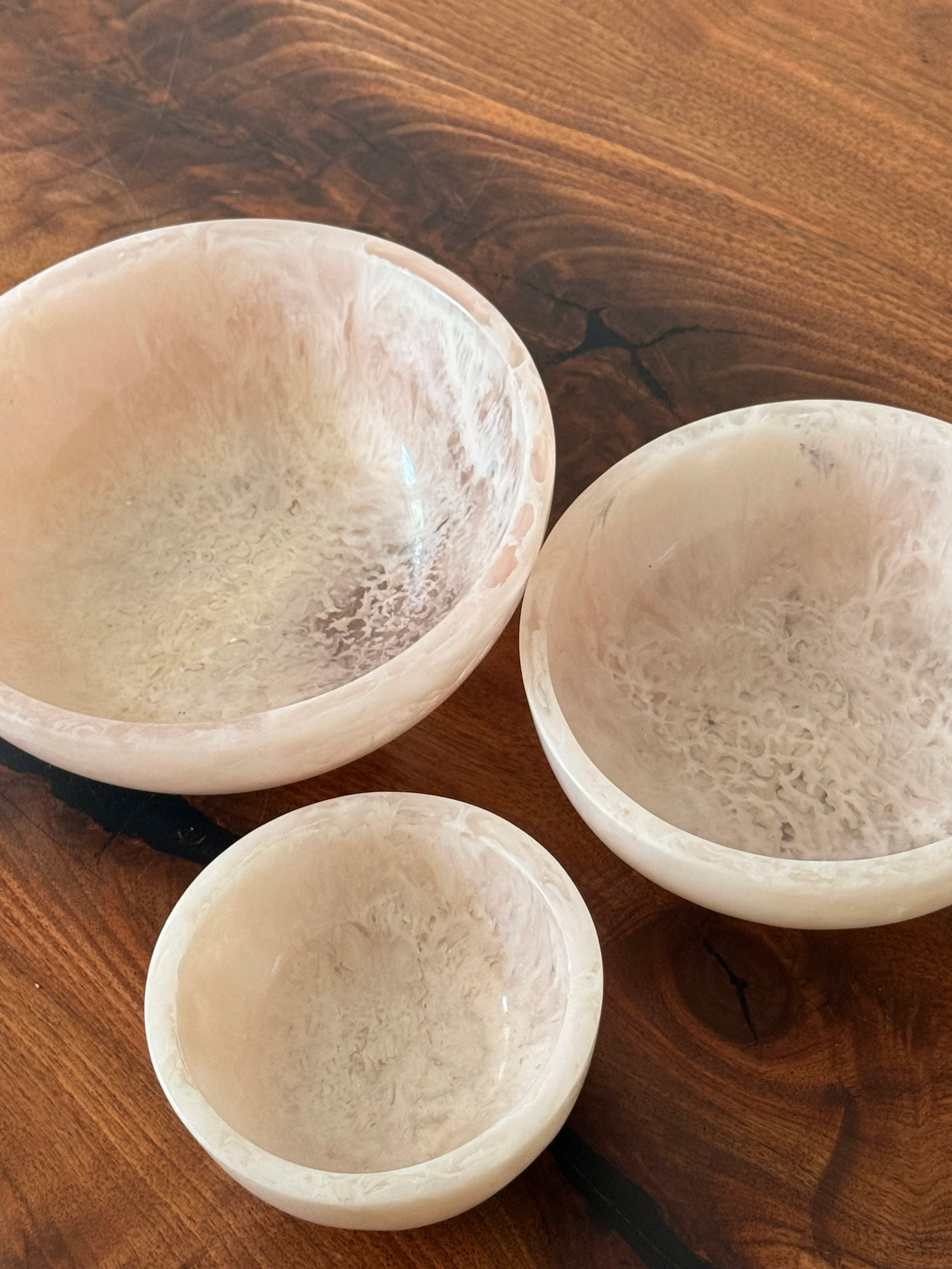 Set of 3 Resin Bowls | Light Pink - image 2